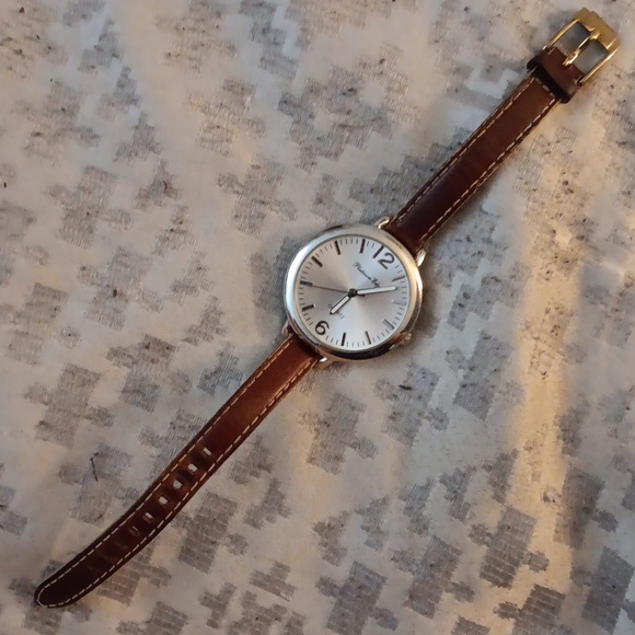 Platinum Edge Watch - Picture 2 of 4